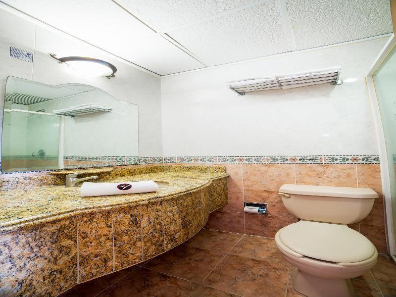Hotel Santa Maria Mexico City Room photo